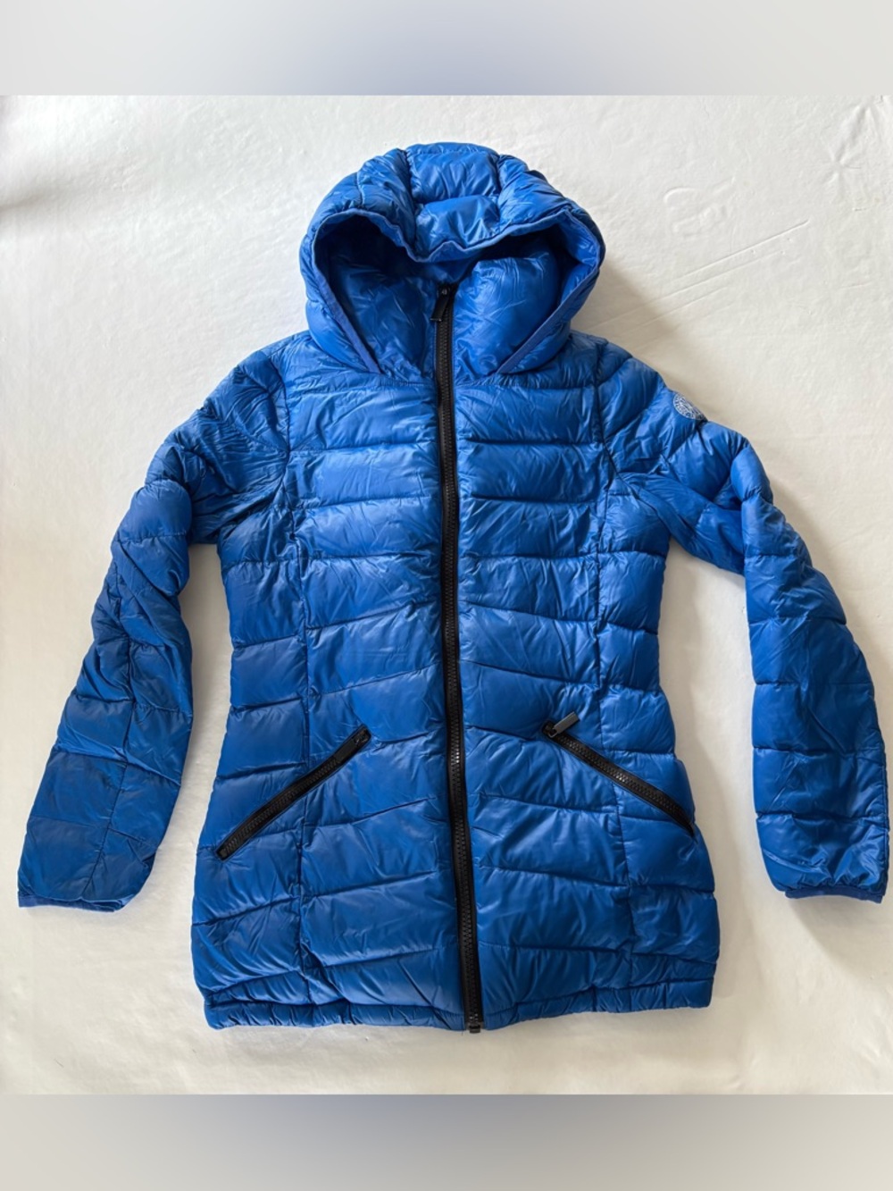 DKNY (Donna Karan) Packable Down Puffer Hooded Jacket, Vibrant Blue. Size Small.